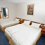 Gaestehaus Am Vogelsang 3* Kerpen (North Rhine-Westphalia)