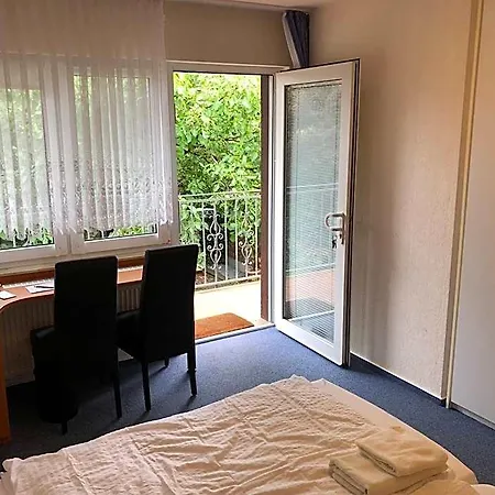 Han/Misafirhane Gaestehaus Am Vogelsang 3*