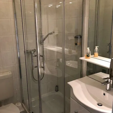 Inn Gaestehaus Am Vogelsang Kerpen (North Rhine-Westphalia)